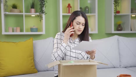la joven que notificó a la compañía autorizada como resultado de la carga equivocada.