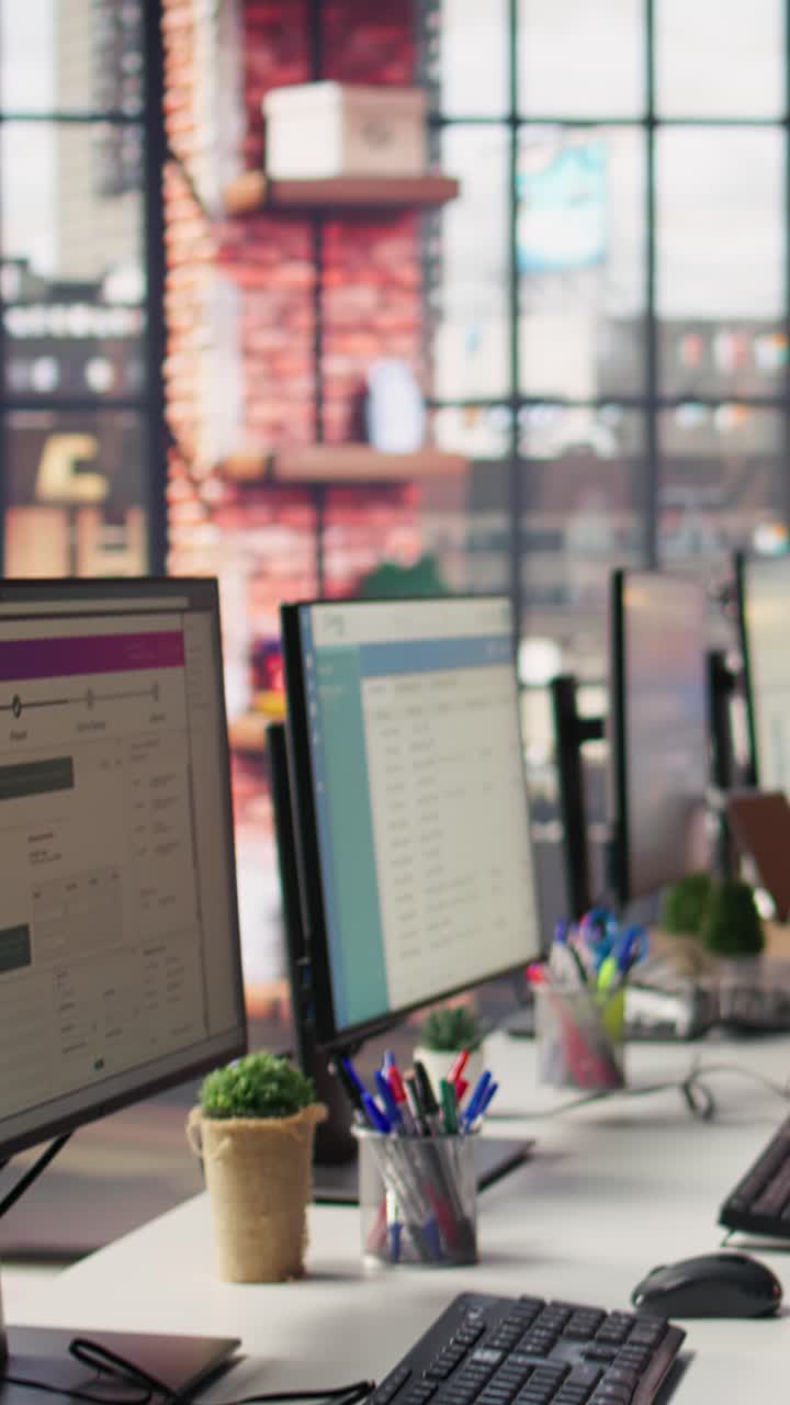 Vertical video CSM interface on computer monitors and audio headsets in empty call center