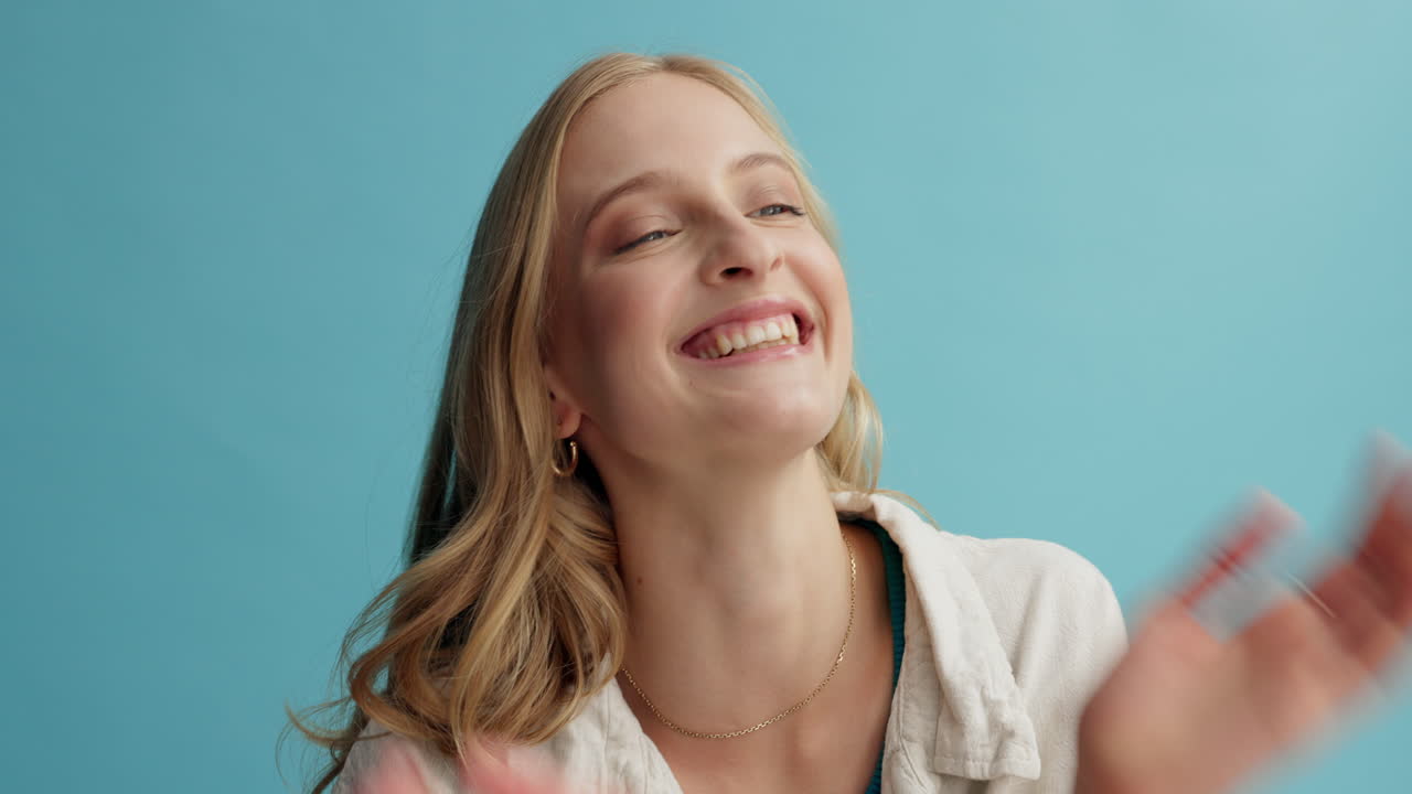 행복한 여성 초상화