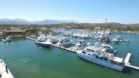 toma aerea de la marina en san jose del cabo, baja california sur