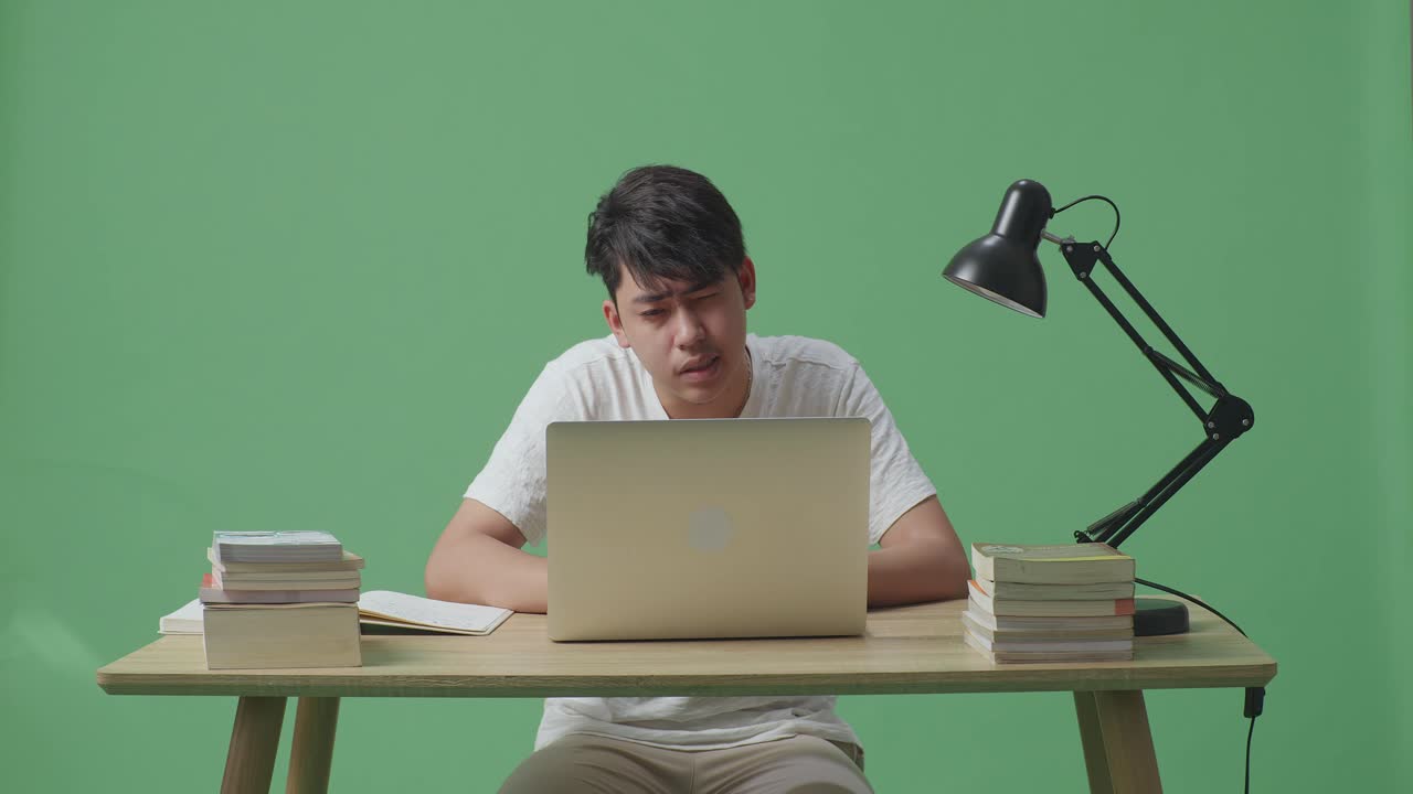 스트레스를 받는 학생