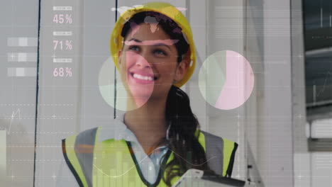 animación del procesamiento de datos financieros sobre una arquitecta biracial que utiliza una tableta en la oficina
