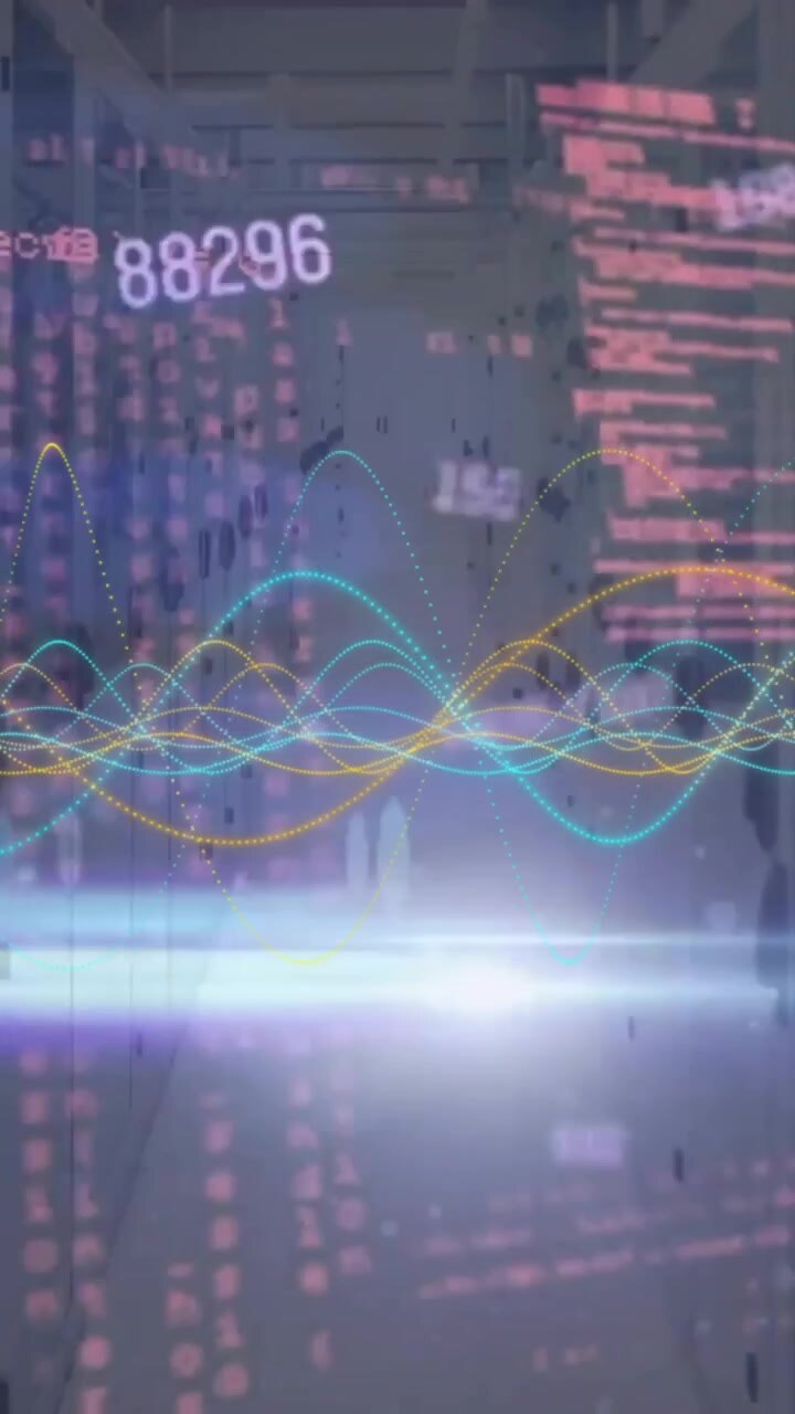 Animazione di strati di elaborazione dati e schermate di interfaccia su sfondo scuro