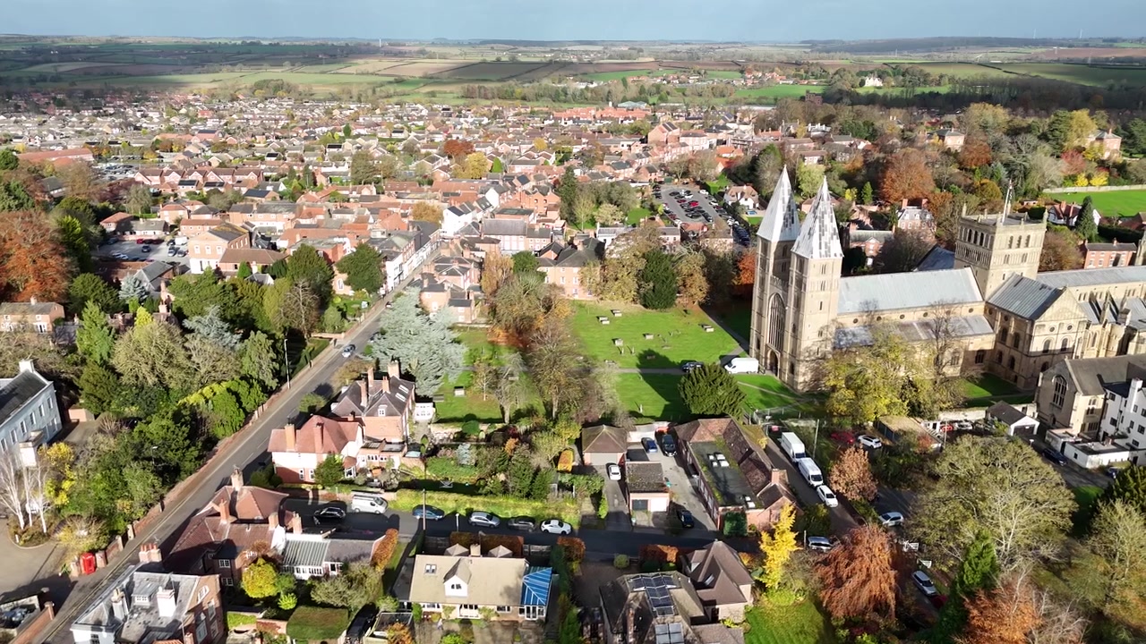 Southwell Nottinghamshire Inghilterra, ripresa aerea con drone in panning