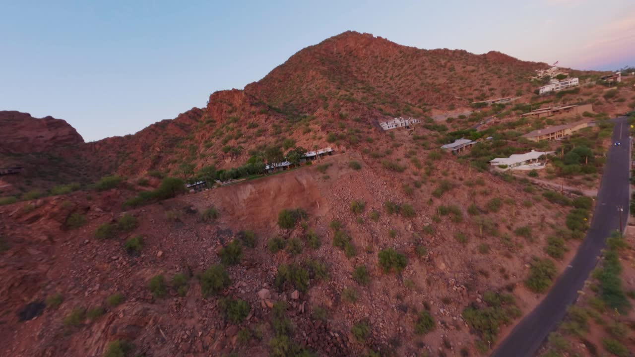 bellas imágenes aéreas de phoenix y scottsdale, arizona, estados unidos, montaña camelback en el fondo
