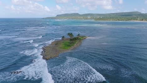 Wide-Panoramic-View-Of-El-Cayito-Isle,-Las-Galeras-In-Samana-Peninsula