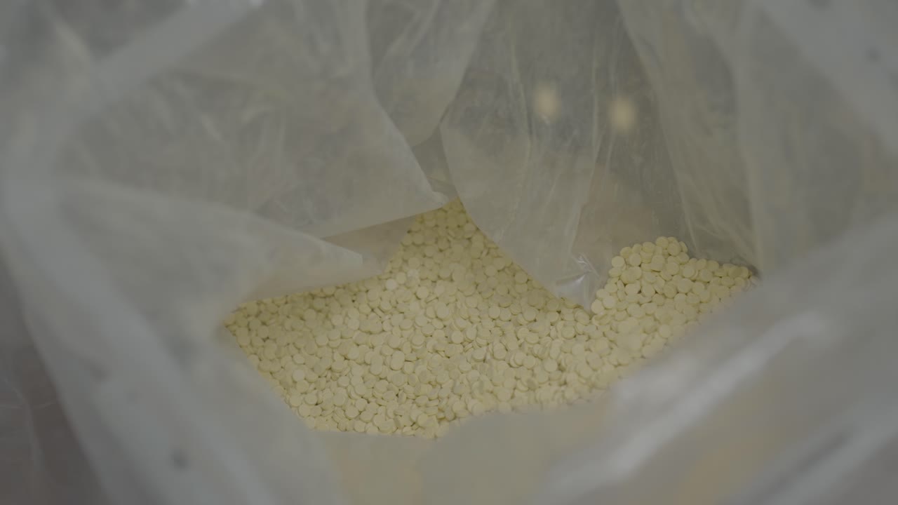 Tables flowing down in a packet after polishing SLOG footage.