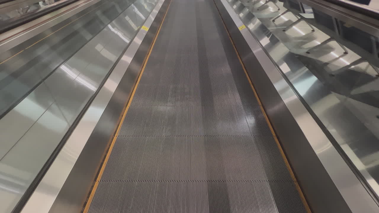 빈 에스컬레이터