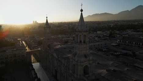 Sonnenuntergang-In-Der-Stadt-Arequipa