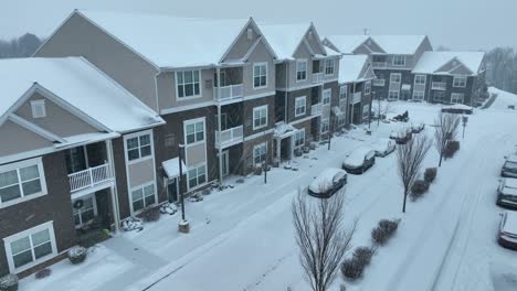 Snowfall-at-winter-day-in-american-neighborhood