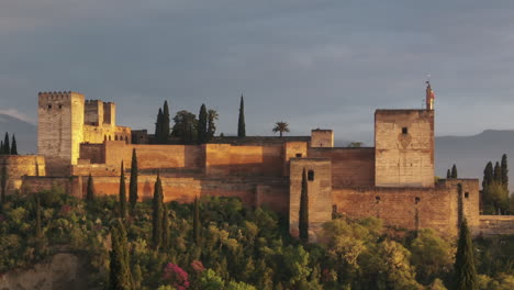 Puesta-De-Sol-Con-La-Alhambra-De-Granada-Como-Tema-Principal