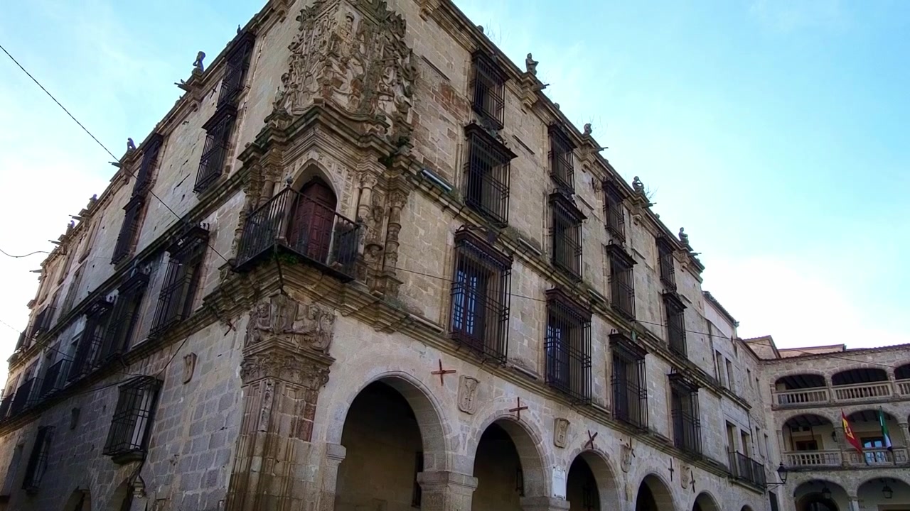 Palazzo del Marchese della Conquista. Plaza Mayor, Trujillo. Angolo ornato in stile rinascimentale. Trujillo, Spagna.