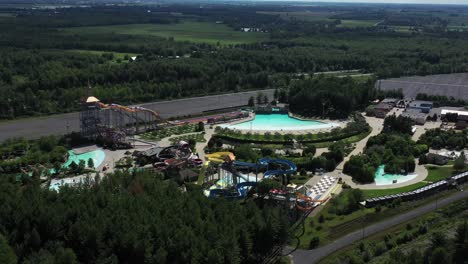 Leeres-Wasserparkresort-Verliert-Geschäft-Durch-Covid-beschränkungen