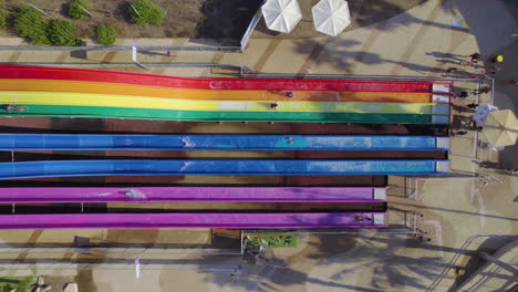 primer plano de diapositivas coloridas para todas las edades en el parque acuático yamit 2000 - vista de arriba hacia abajo