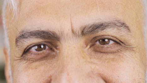 Close-up-mature-man-eyes.