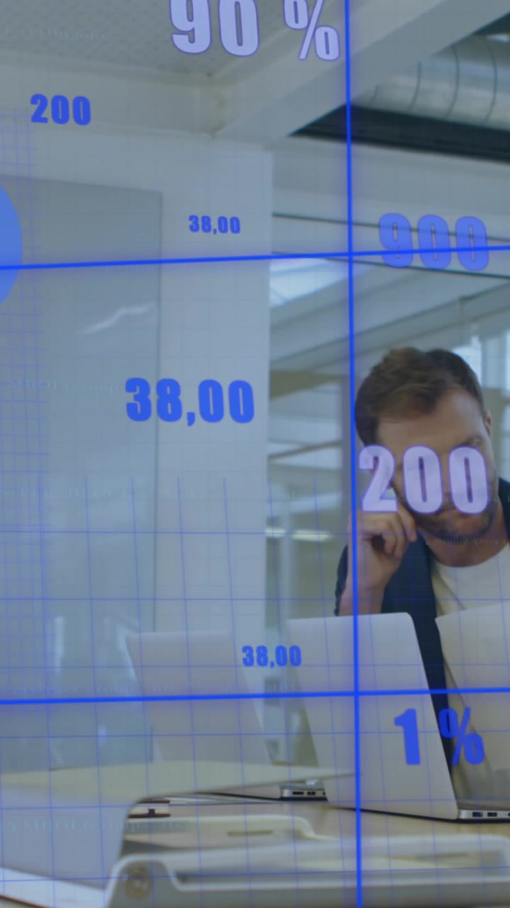 Animazione di numeri che cambiano e più grafici su colleghi diversi che discutono rapporti.