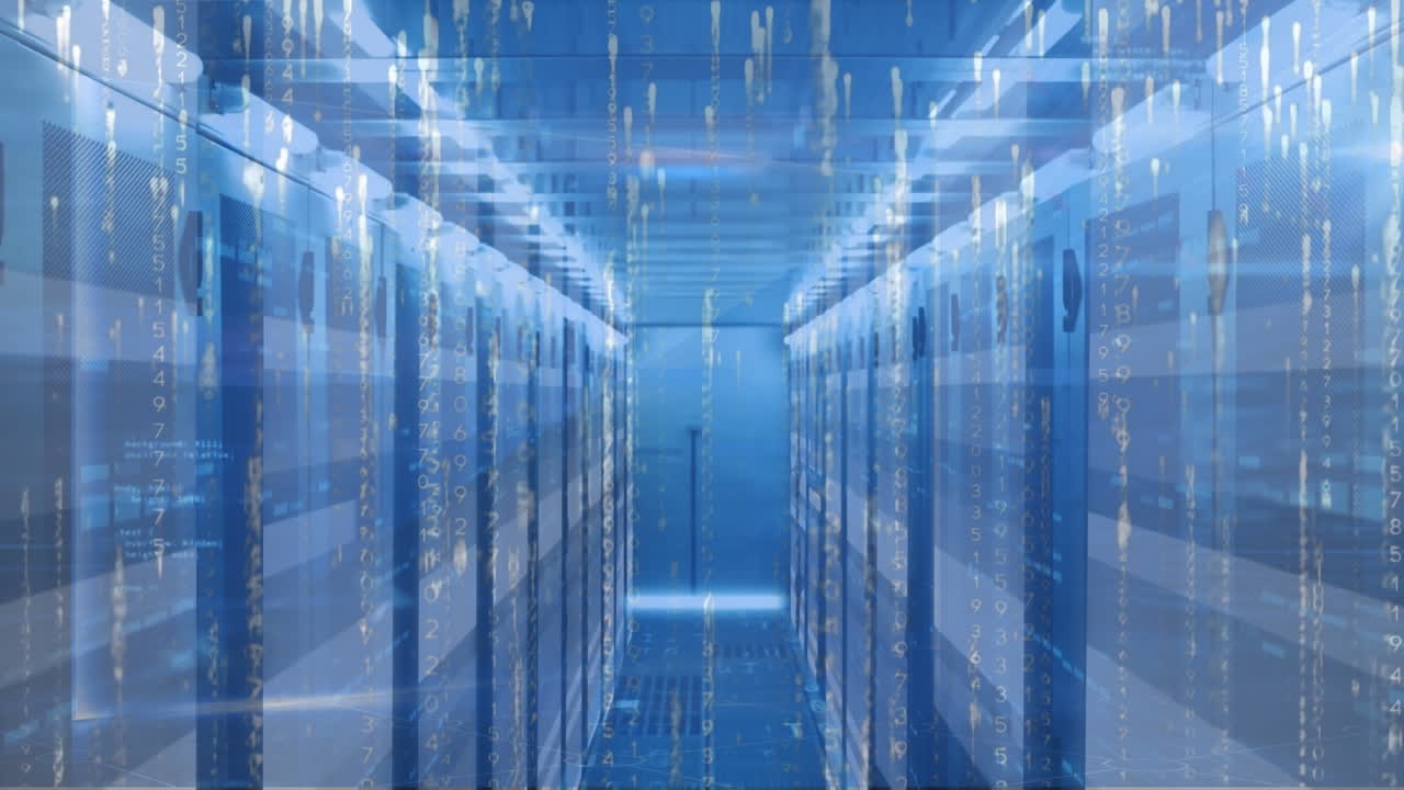 コンピューターサーバー室を背景に、バイナリコーディング、データ処理、光の軌跡のアニメーション。
