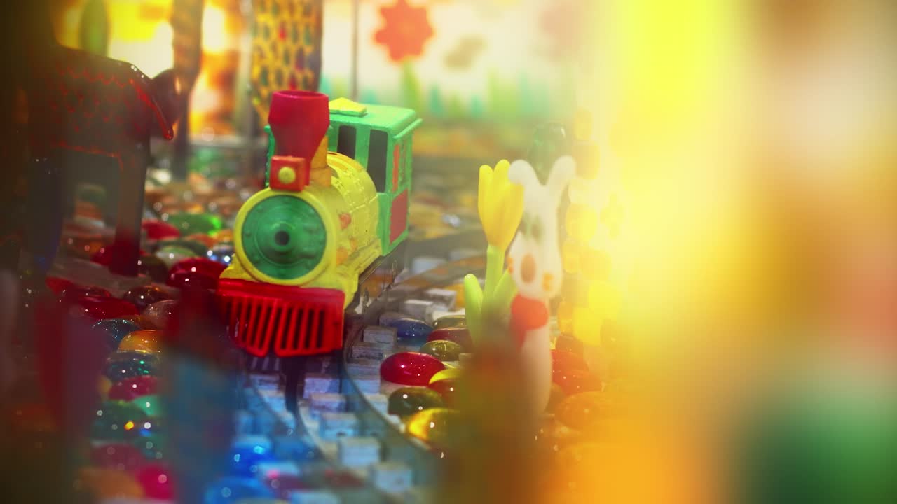 장난감 가게 의 전시장 에 있는 철도 에 있는 소형 증기 열차 모델