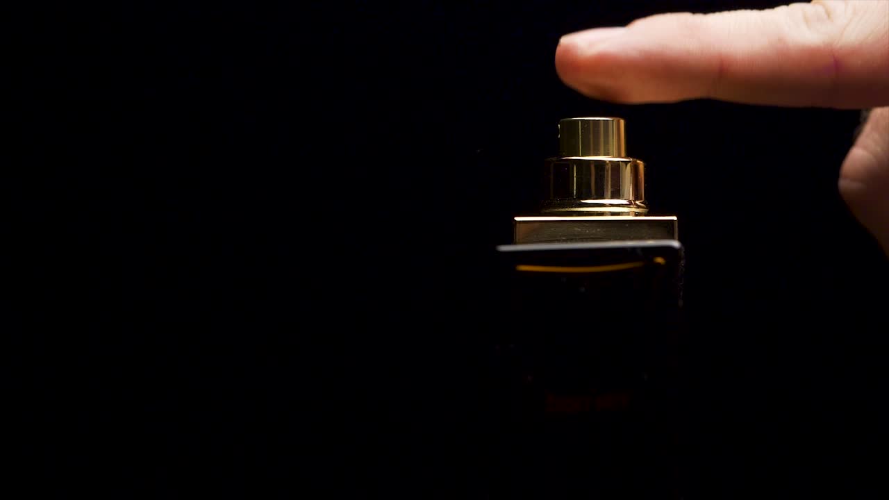 Applicazione di profumo