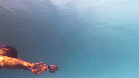 Man-diving-in-the-pool