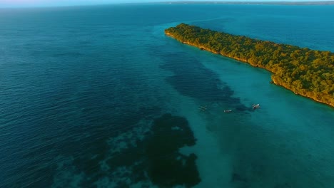 Vista-Aérea-De-Las-Islas-En-El-Archipiélago-De-Zanzíbar