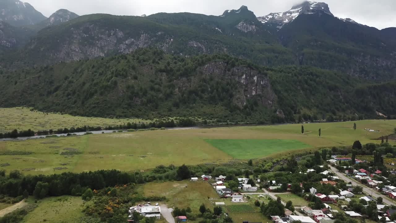 Villa Maniguales, Thành Phố Miền Núi Nhỏ ở Vùng Nông Thôn Aysen, Chile, Góc Nhìn Từ Trên Không