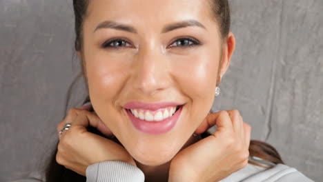 retrato de una mujer sonriente