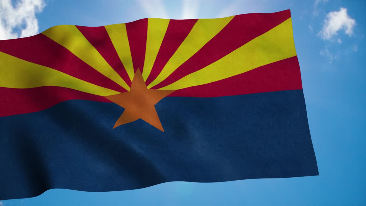 la bandera de arizona ondeando en el viento, el fondo del cielo azul. 4k