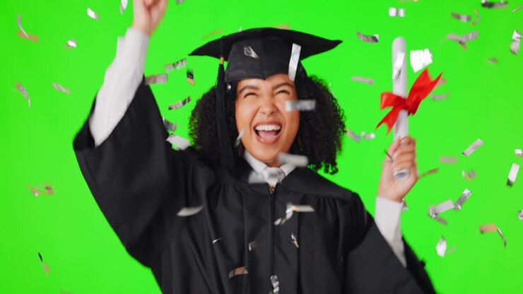 Laurea, festeggiamenti e studente con coriandoli
