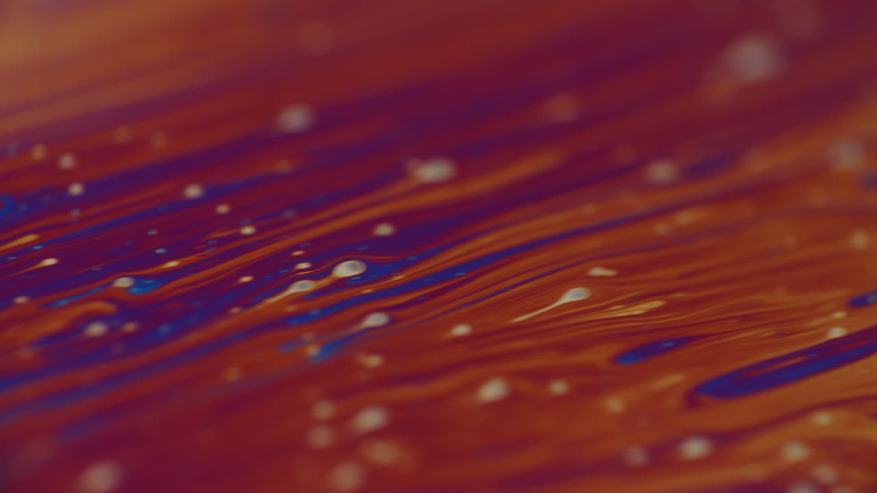 toma macro de un líquido que cambia de color