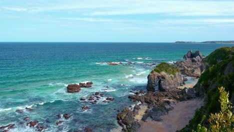horse head rock at the sapphire coast at bermagui near sydney, new south wales, australia
