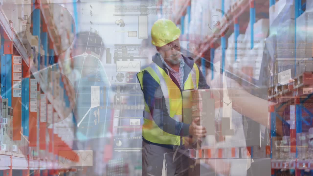 animación del procesamiento de datos sobre el trabajador masculino caucásico