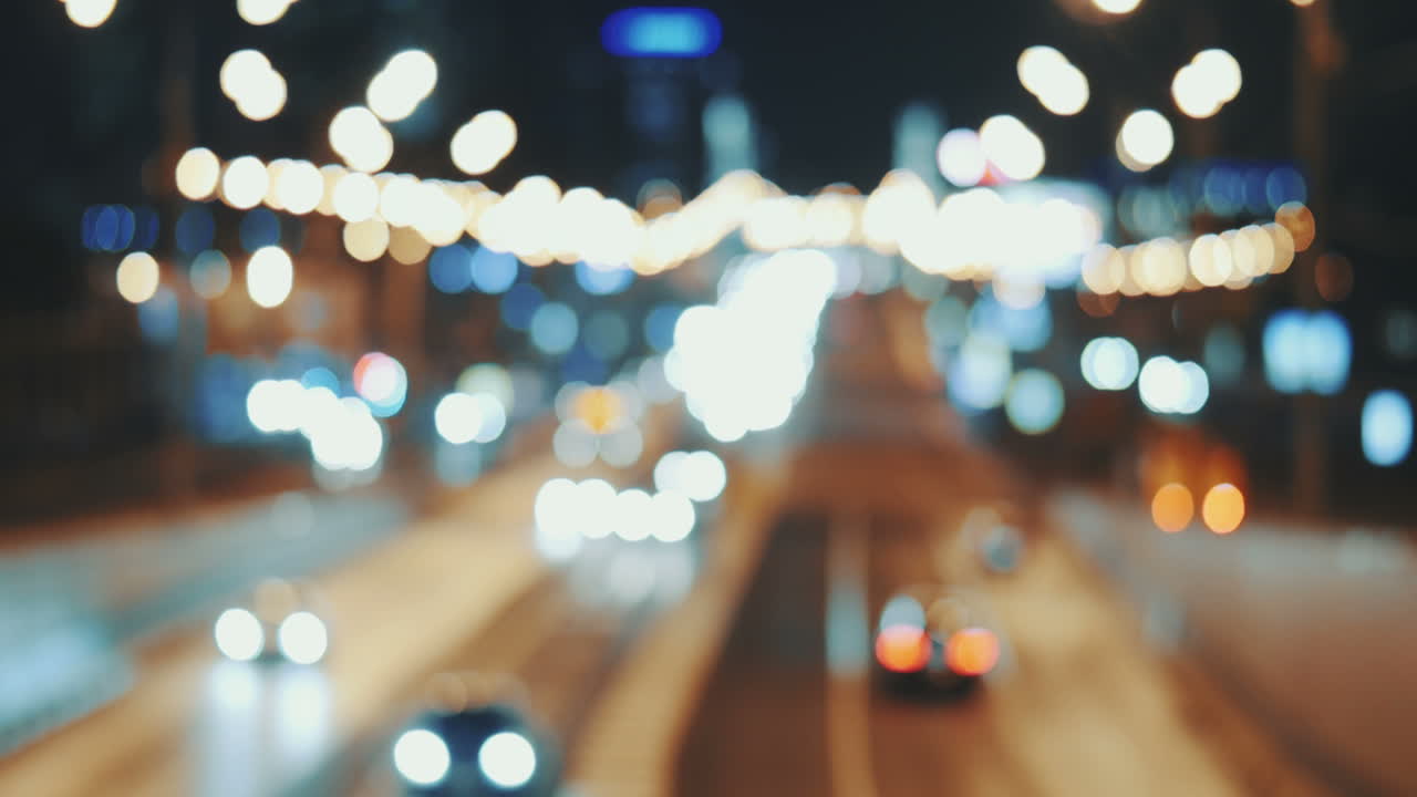 도시에서의 일상적인 자동차 교통