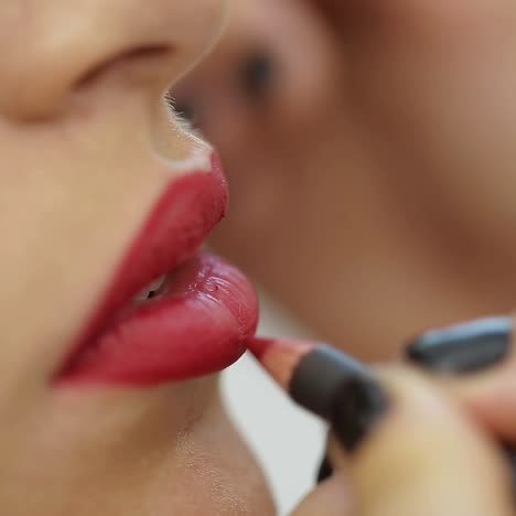 maquillaje permanente en los labios