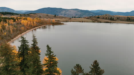 fall colors at niskonlith lake: stunning scenery near chase, bc