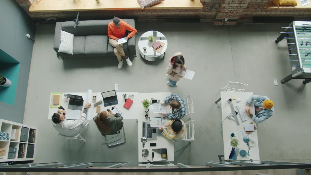 colaboración en equipo en una oficina moderna