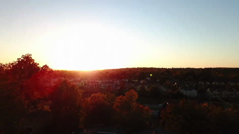 Ländliche-Siedlung-Auf-Dem-Land-Mit-Himmel-Und-Sonnenuntergang,-Tulsa,-Oklahoma