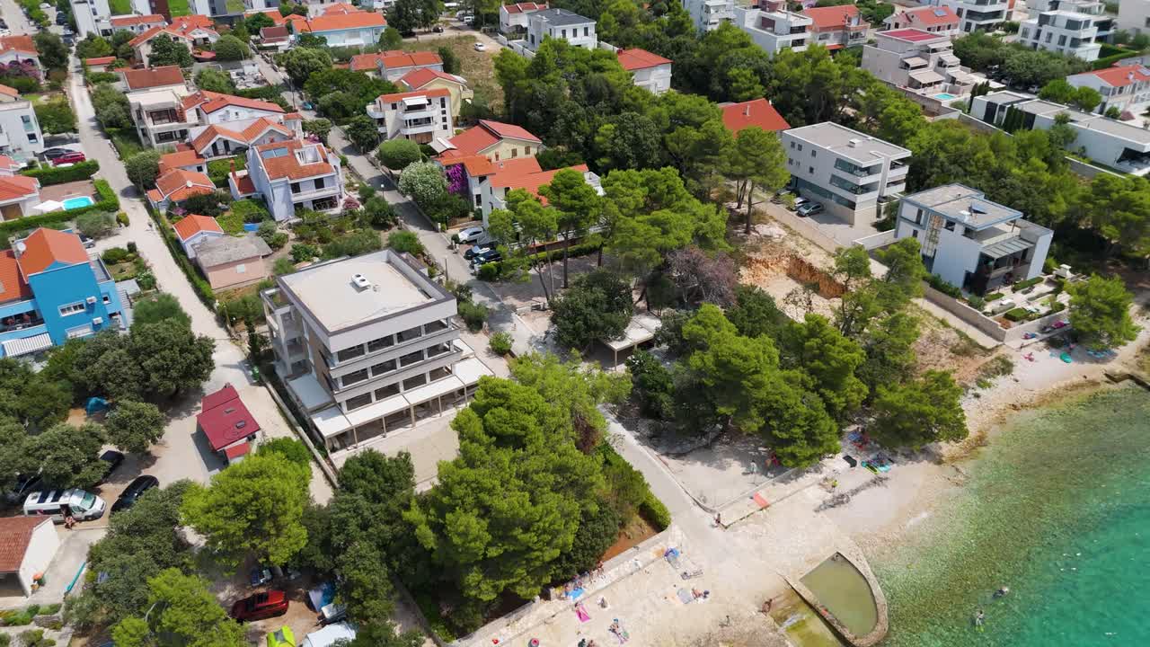 크로아티아의 dalmatia, zadar에 있는 radmanand petrcane 해변의 공중 사진