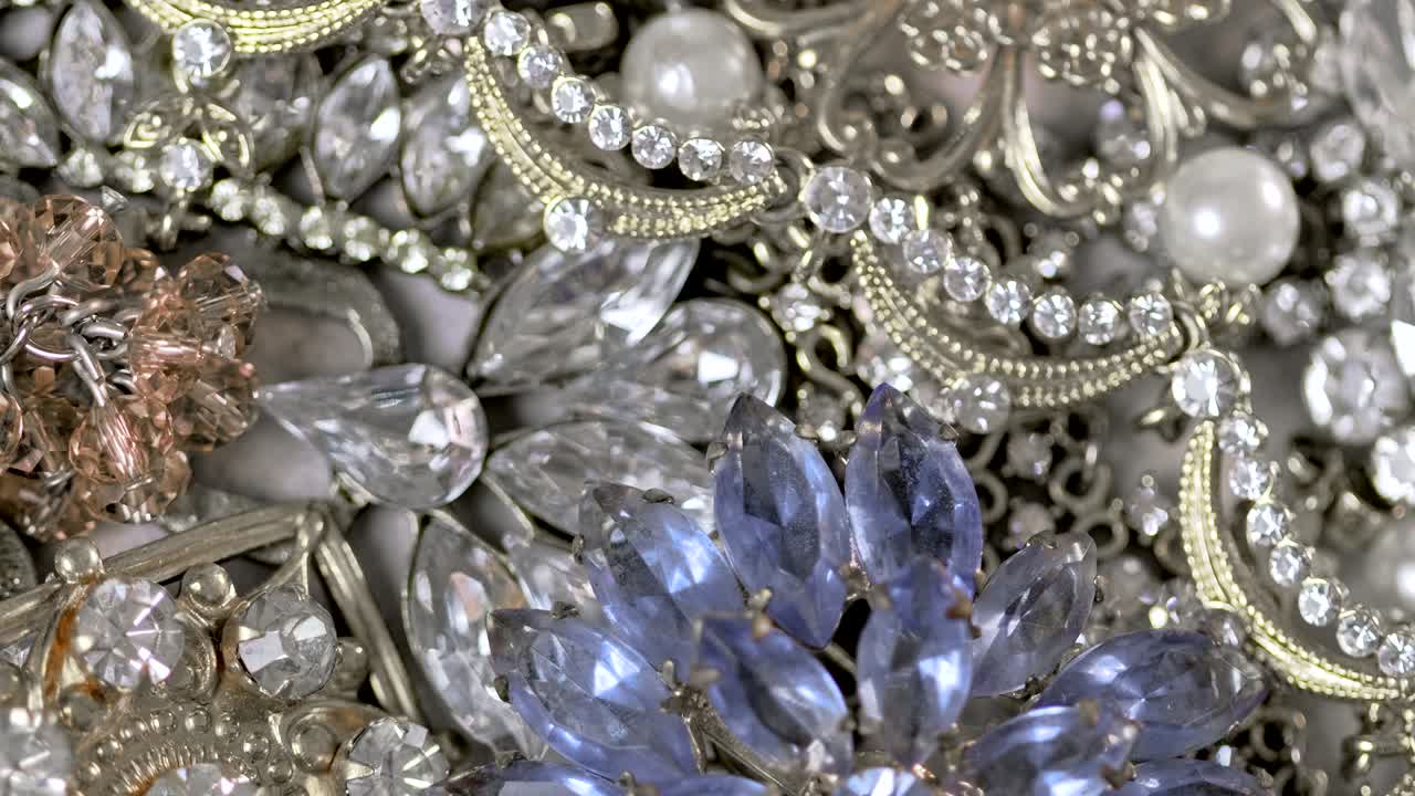 Beautiful fashion and vintage jewelry with precious shiny stones, pearls and diamonds for women