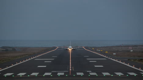 el avión está despegando.