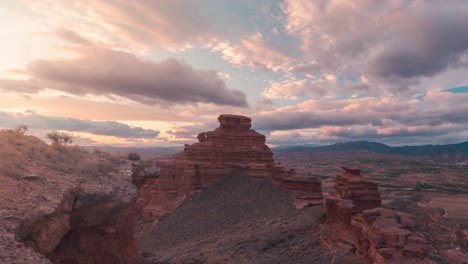 Puesta-De-Sol-Timelapse-Día-A-Noche-En-El-Paisaje-Desértico-Mirador-De-Armantes-Del-Lejano-Oeste-En-Calatayud,-Zaragoza,-España