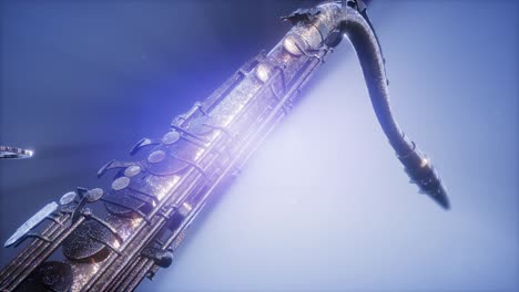 el saxofón tenor dorado