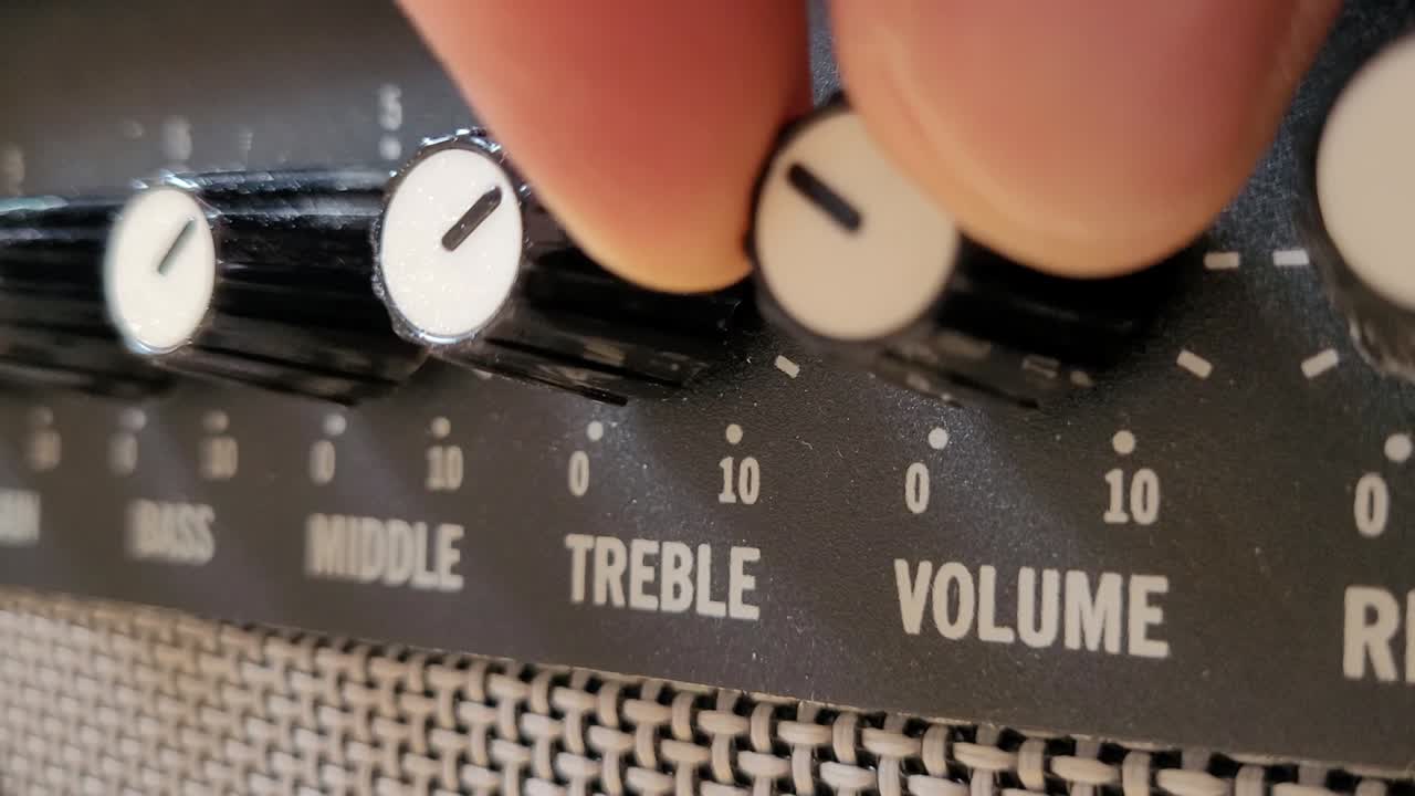 볼을 높여서 증폭기의 클로즈업.