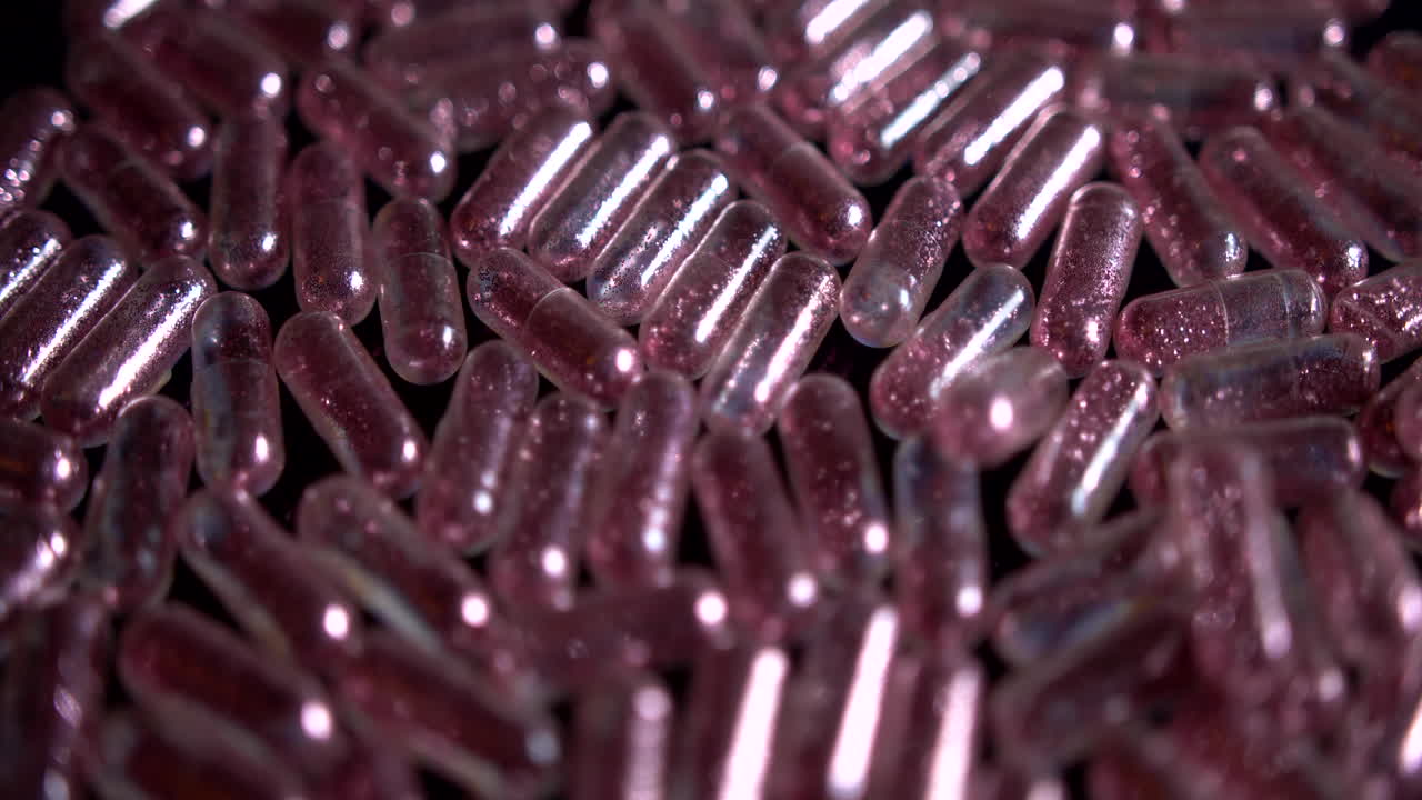 화면 전체를 덮고 있는 빨간 알약