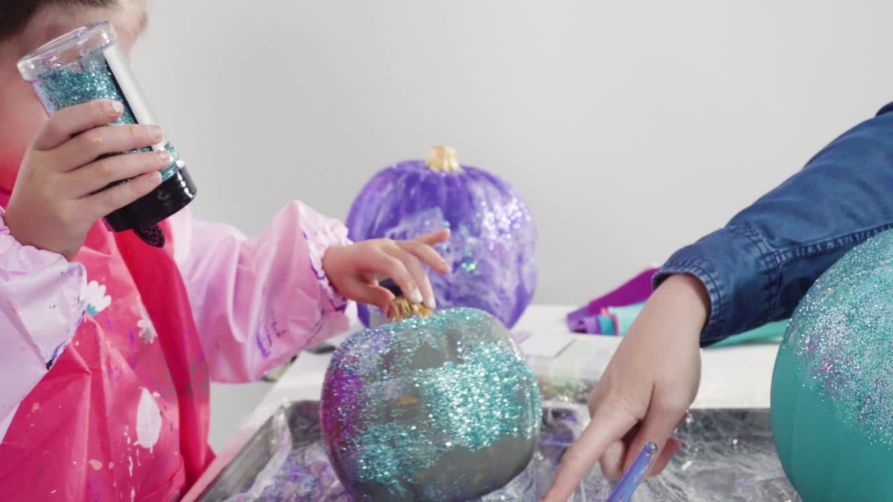 decoración de calabazas artísticas en tema de sirena para halloween