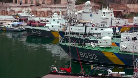 The-Russian-Navy-and-warships-at-dockside