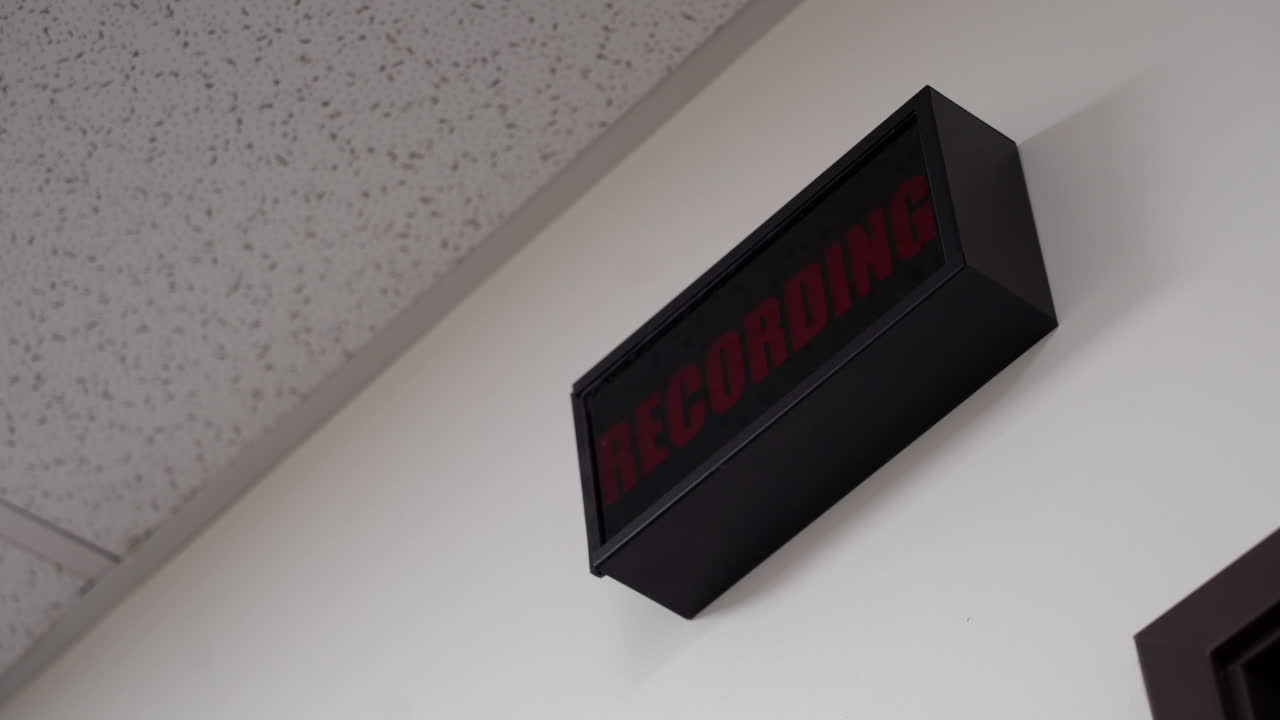 녹음 스튜디오 에서 녹음 조명 이 켜진다