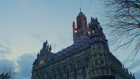 catedral tradicional de estilo holandés, capilla, arquitectura de castillo, edificio en los países bajos con diseño de arte auténtico y recorrido turístico.