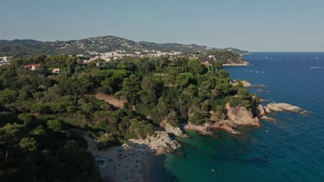 Luftaufnahmen-Vom-Strand-Von-Lloret-Del-Mar,-Spanien,-Costa-Brava