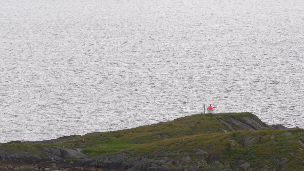 얼음 바다 해변에서 흐린 날